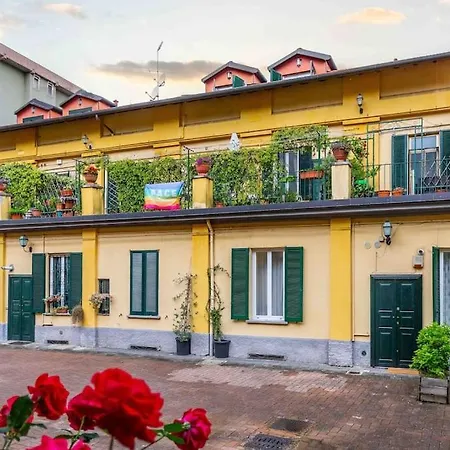 Relax In A Typical Courtyard - Navigli